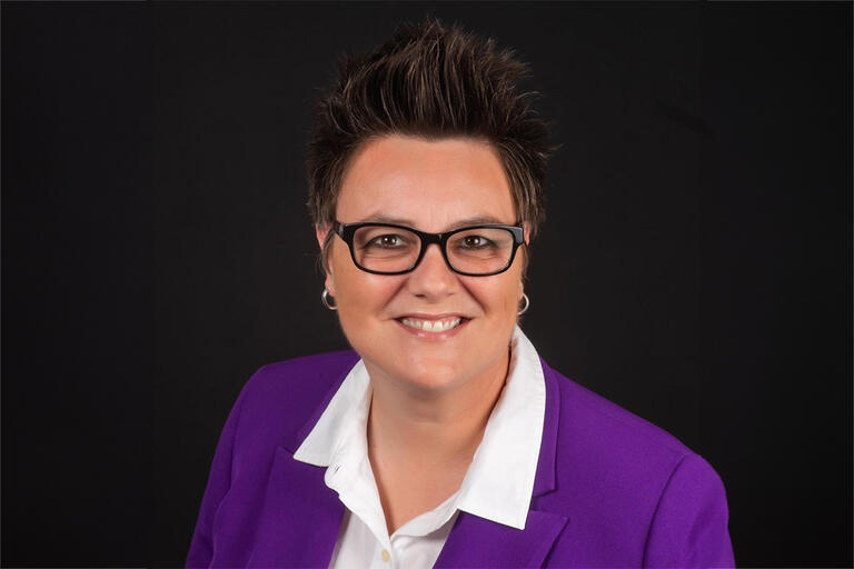 rindy devoll headshot